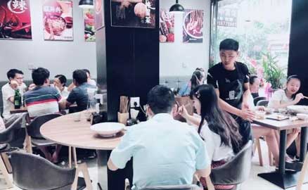 帽牌貨冒菜加盟店是如何做到日賺八千？